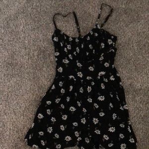 I am selling a Hollister jumper